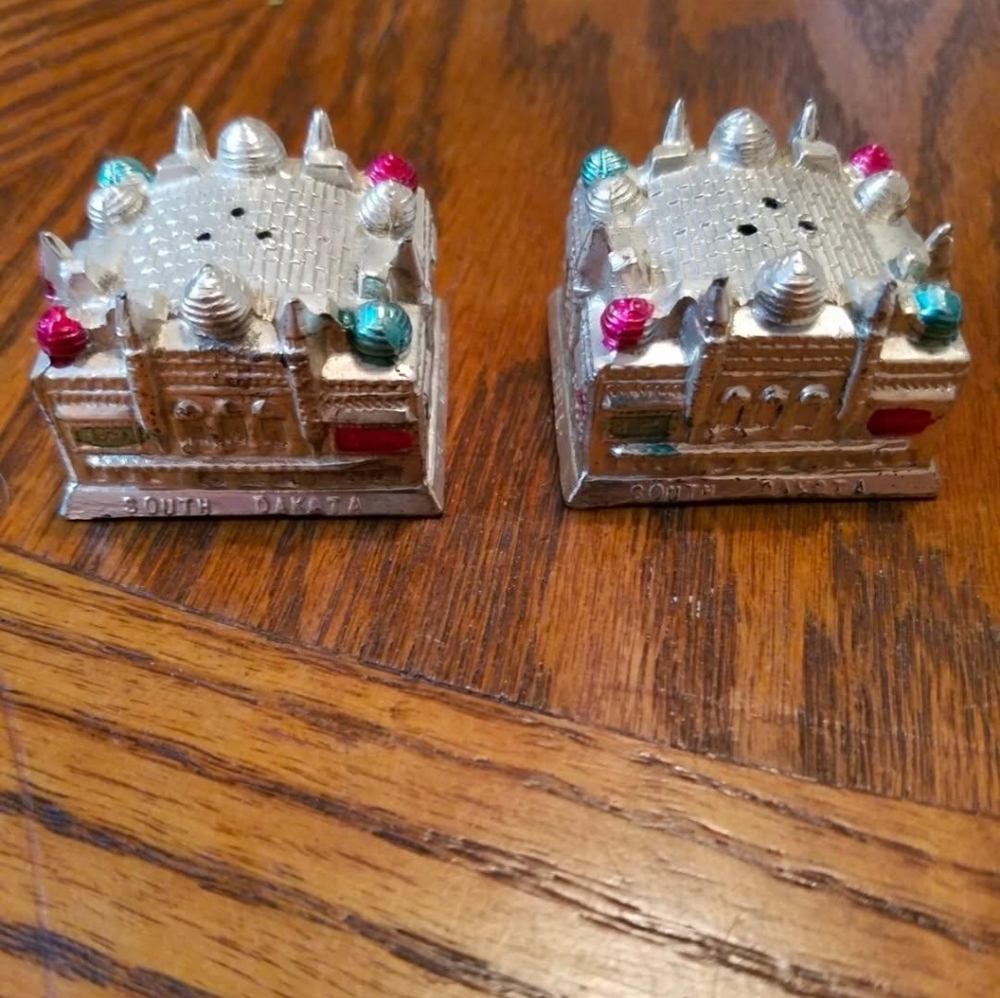 Silver South Dakota Souvenir Salt and Pepper Shakers Corn Palace Vintage